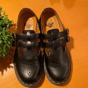 8065 Mary Jane black smooth Dr. Martens size 7